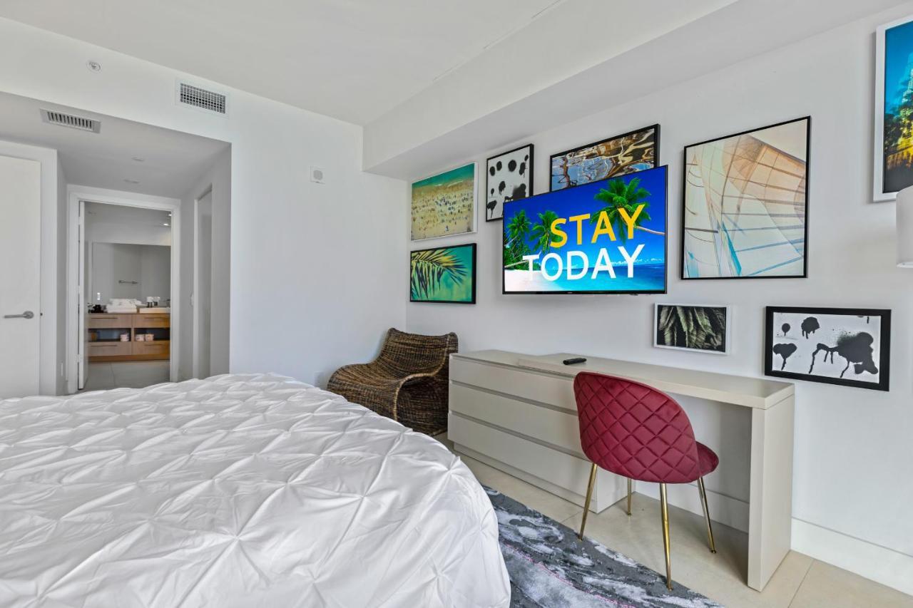 Seashore Resort - 2 Bedroom Right On The Beach Direct Ocean-View With Amenities On The Rooftop 할리우드 외부 사진