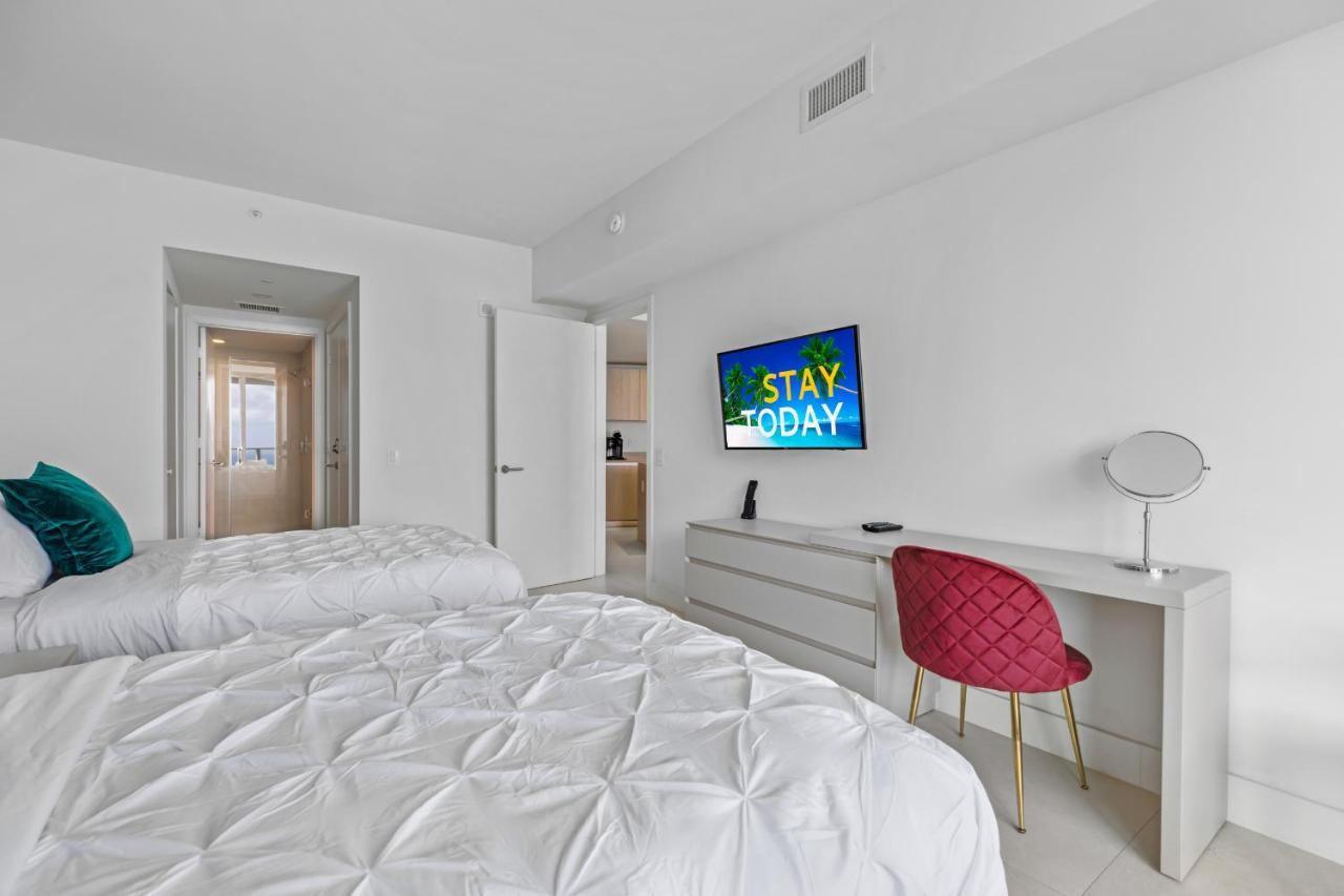 Seashore Resort - 2 Bedroom Right On The Beach Direct Ocean-View With Amenities On The Rooftop 할리우드 외부 사진